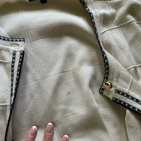 Adrianna Papell Cream and Black Blazer with Relaxed Silhouette - Picture 4 of 4